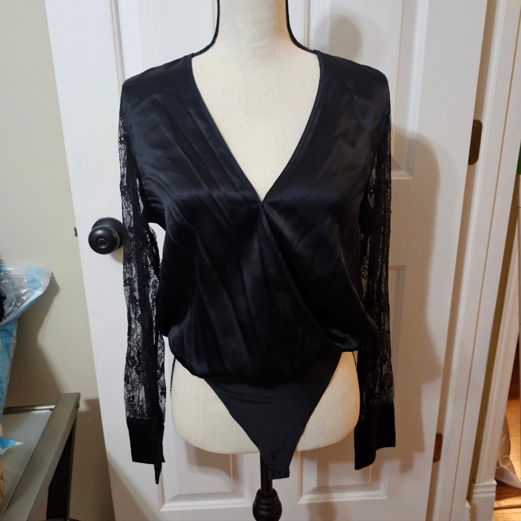 Cami Nyc Bodysuit Black -Size M Ling Sleeve Lace